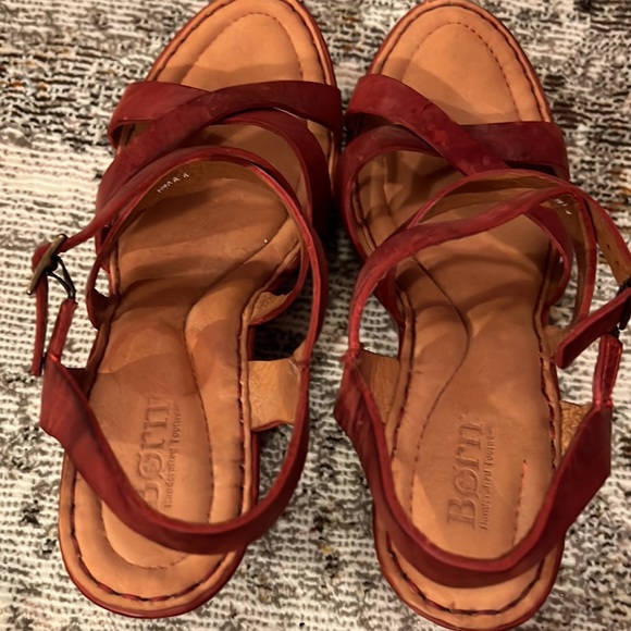 Never worn wedge sandal - Picture 7 of 7